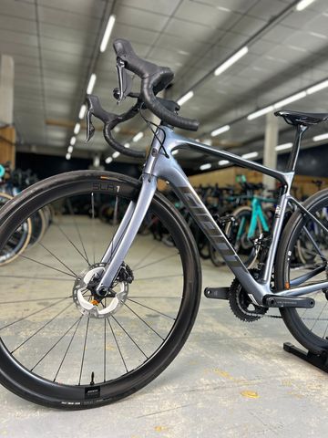 Giant Defy, Advanced Pro 1 2023 2023 Road & Gravel usato, Grigio chiaro — immagine 15 di 22
