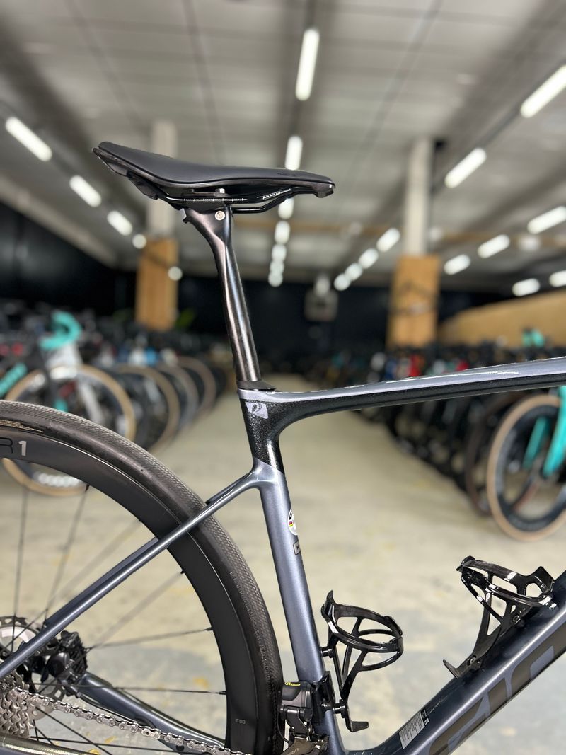 Giant Defy, Advanced Pro 1 2023 2023 Road & Gravel usato, Grigio chiaro — immagine 7 di 22