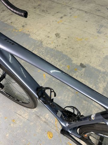 Giant Defy, Advanced Pro 1 2023 2023 Road & Gravel usato, Grigio chiaro — immagine 22 di 22
