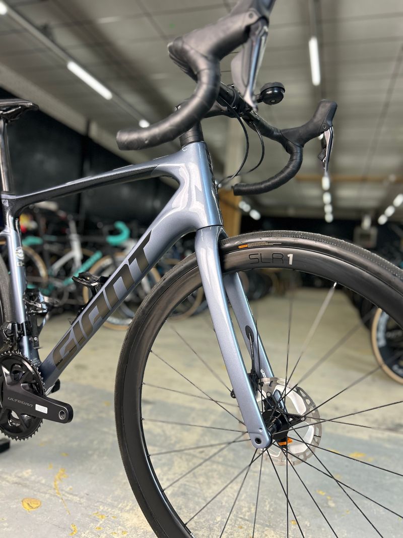 Giant Defy, Advanced Pro 1 2023 2023 Road & Gravel usato, Grigio chiaro — immagine 4 di 22