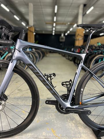 Giant Defy, Advanced Pro 1 2023 2023 Road & Gravel usato, Grigio chiaro — immagine 21 di 22