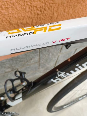 Used B’TWIN Custom Shimano 105 2013 Road & Gravel, White — image 5 of 7