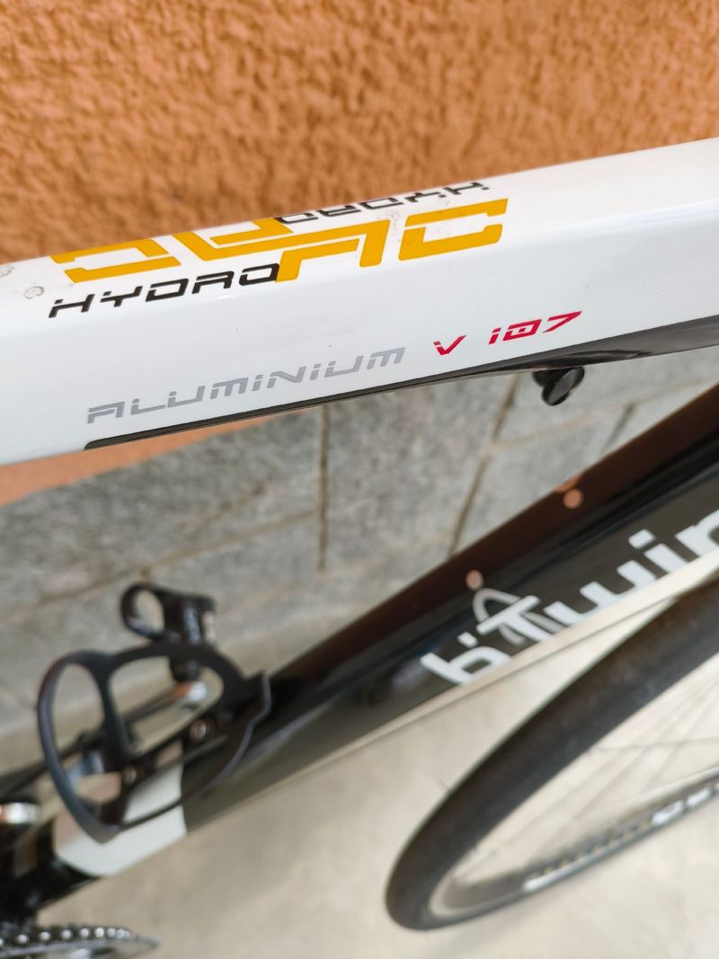 Used B’TWIN Custom Shimano 105 2013 Road & Gravel, White — image 5 of 7