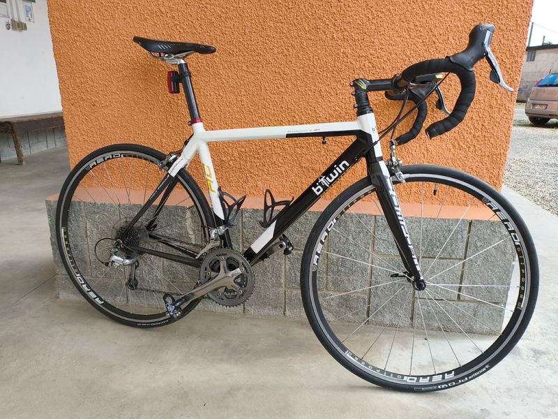 Used B’TWIN Custom Shimano 105 2013 Road & Gravel, White — image 1 of 7