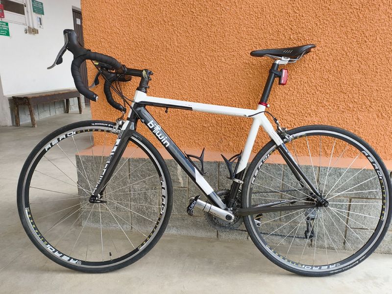 Used B’TWIN Custom Shimano 105 2013 Road & Gravel, White — image 2 of 7