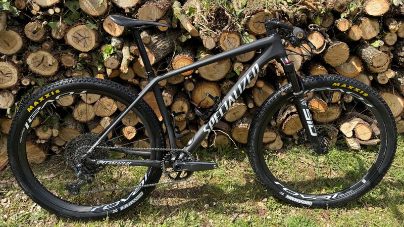 Použité Specialized Epic Hardtail Expert 2023 2023 Mountainbike — obrázek 1 z 10