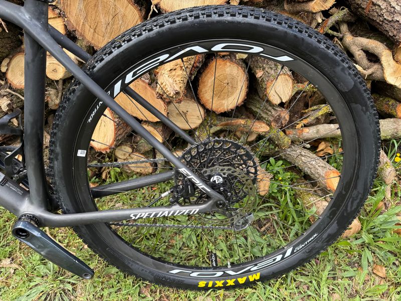 Použité Specialized Epic Hardtail Expert 2023 2023 Mountainbike — obrázek 9 z 10