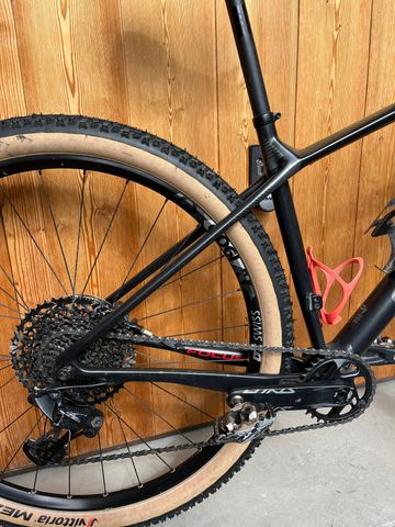 Używany Focus RAVEN 8.8 2019 2019 Mountainbike — zdjęcie 2 z 6