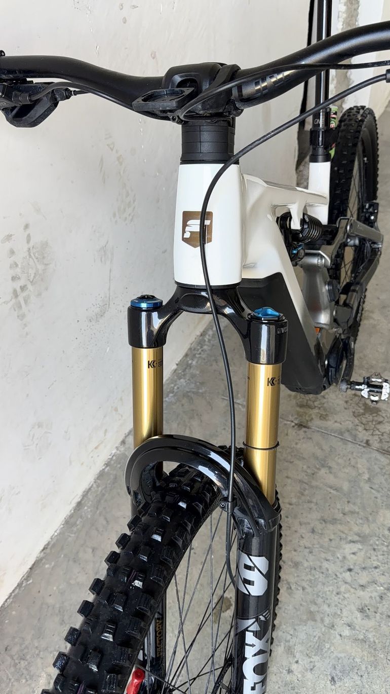 Used Focus SAM² 6.9 2025 2025 Mountainbike, White, 29, 27.5 — image 9 of 11