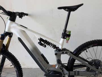Used Focus SAM² 6.9 2025 2025 Mountainbike, White, 29, 27.5 — image 10 of 11