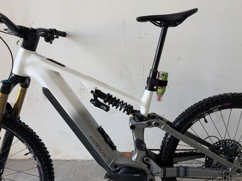 Used Focus SAM² 6.9 2025 2025 Mountainbike, White, 29, 27.5 — image 10 of 11
