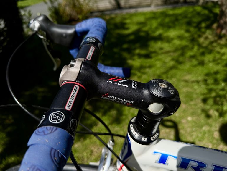 Used Trek OCLV Carbon 120 Bontrager Madone 2005 Road & Gravel, Blue — image 8 of 20