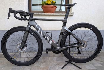 Used Canyon Aeroad CF SLX 8 Di2 2025 2025 Road & Gravel — image 2 of 8
