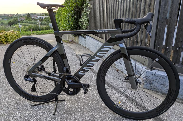 Used Canyon Aeroad CF SLX 8 Di2 2025 2025 Road & Gravel — image 7 of 8