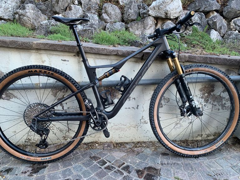 Used Orbea OIZ M-TEAM AXS 2024 2024 Mountainbike — image 2 of 5