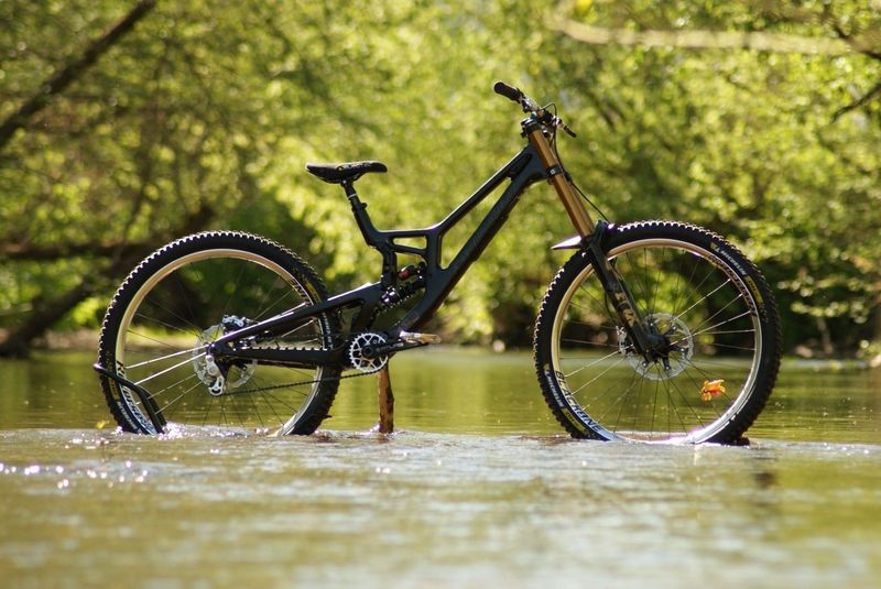 Used Santa Cruz V10 DH X01 / Carbon CC 2025 2025 MTB