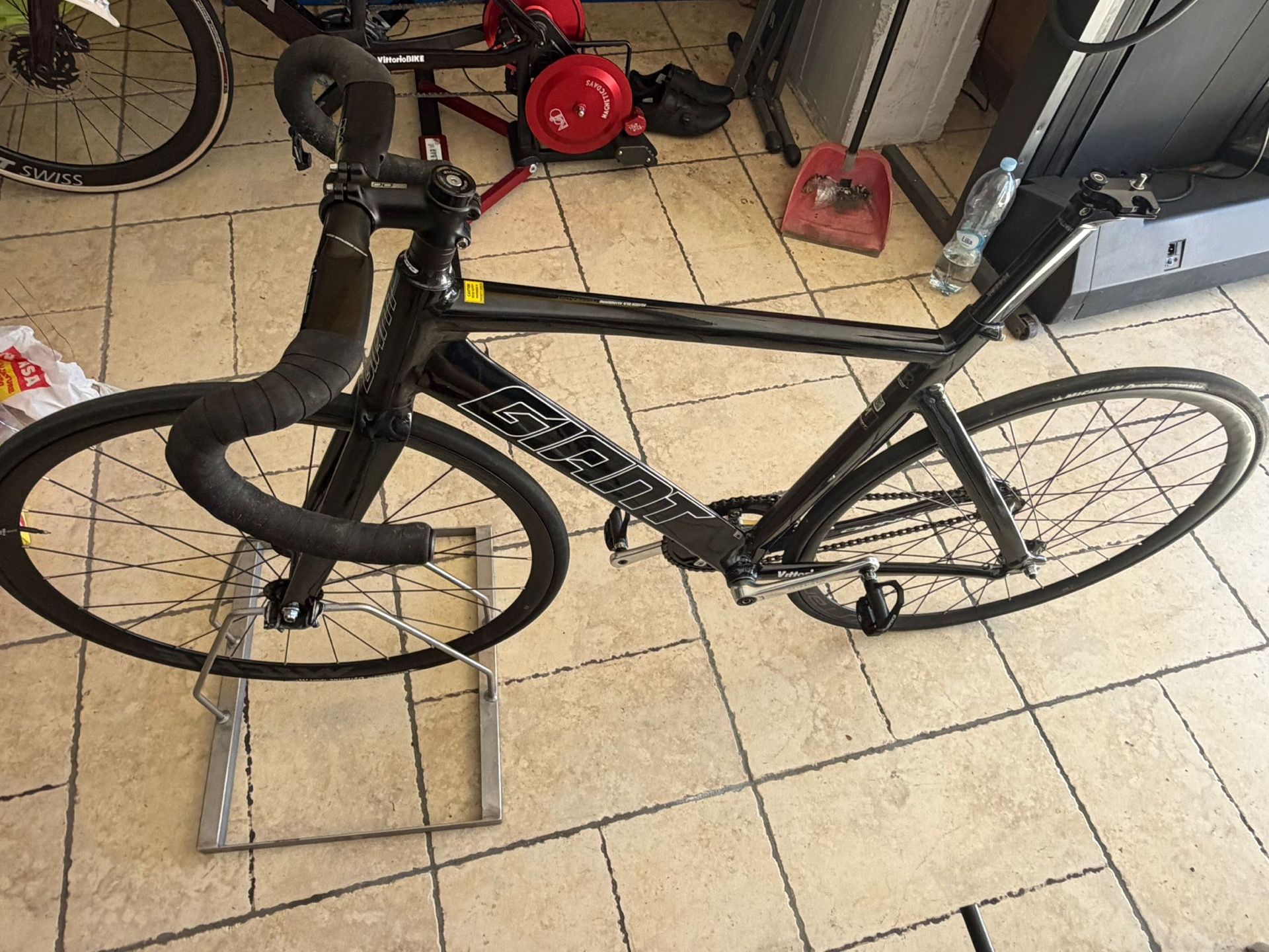 Giant Omnium SRAM Red eTap AXS 2023