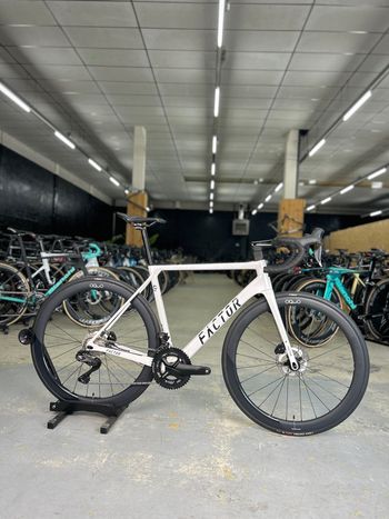 Factor, O2 Di2 Carbon