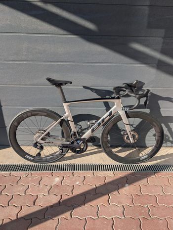BH, BH RS1 4.5 Ultegra Di2 12-fach Zipp 404 Firecrest 2022
