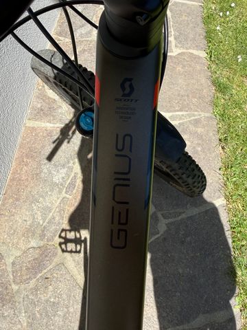 Used Scott Genius 920 2019 2019 Mountainbike, Light Gray, 29 — image 9 of 14