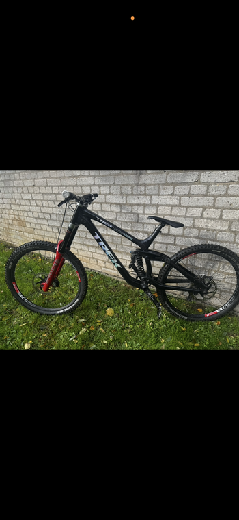 Trek, Trek Session 9.9 Carbon