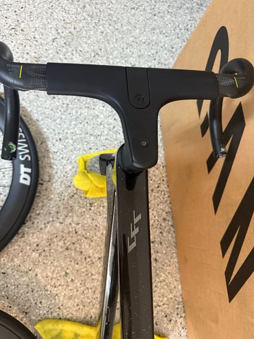 Used Canyon Aeroad CFR Di2 2025 Frameset 2025 Road & Gravel, Black — image 3 of 8