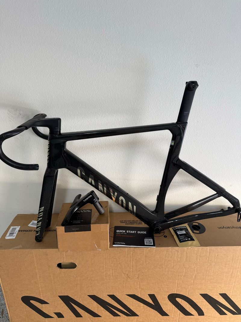 Used Canyon Aeroad CFR Di2 2025 Frameset 2025 Road & Gravel