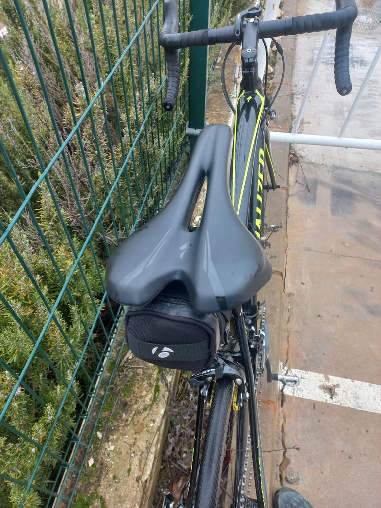 Used Specialized Tarmac Shimano 105 2018 Road & Gravel, Black — image 6 of 28