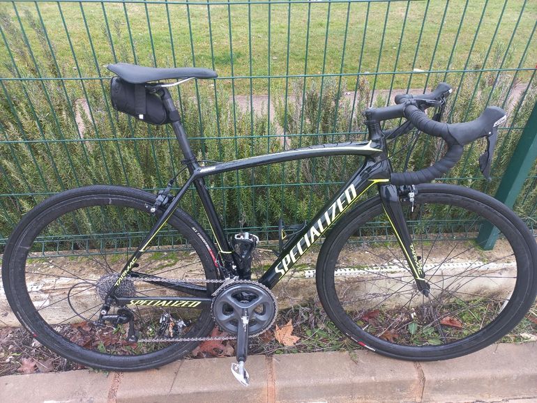 Used Specialized Tarmac Shimano 105 2018 Road & Gravel, Black — image 1 of 28