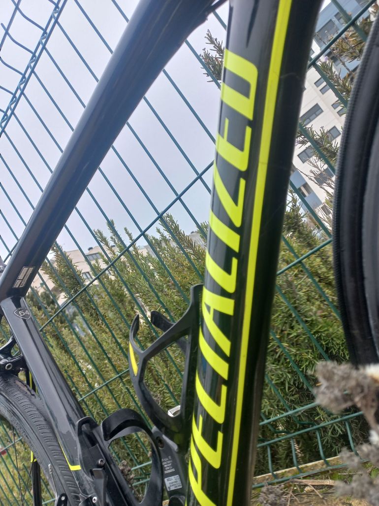 Used Specialized Tarmac Shimano 105 2018 Road & Gravel, Black — image 10 of 28