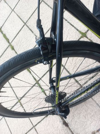 Used Specialized Tarmac Shimano 105 2018 Road & Gravel, Black — image 11 of 28