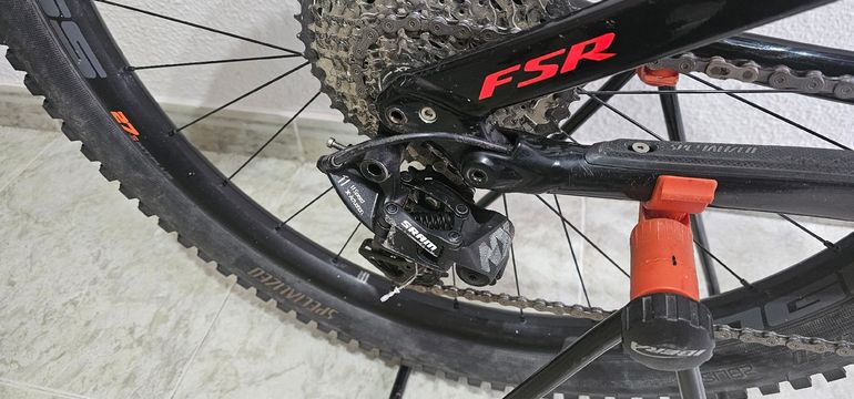 Used Specialized Turbo Levo FSR 6Fattie 2017 2017 Mountainbike — image 3 of 10