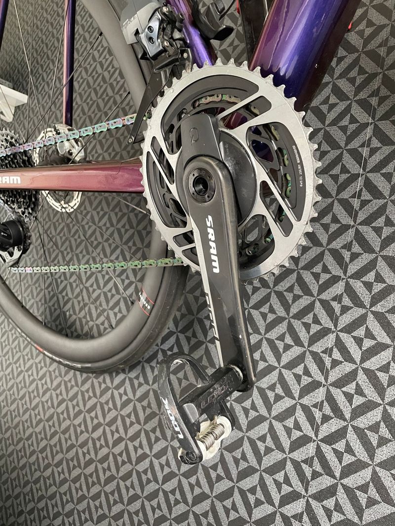 Used Canyon Ultimate CFR eTap 2024 2024 Road & Gravel, Purple — image 11 of 12