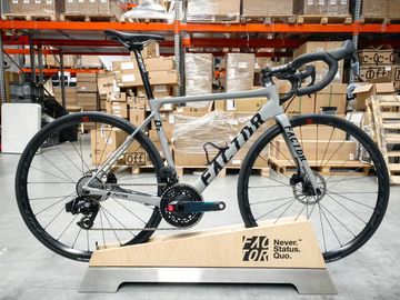 Used Factor O2 SRAM Force 2023 Road & Gravel