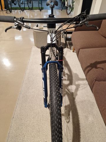 Used BMC Fourstroke 01 LTD 2024 2024 Mountainbike, White, 29 — image 7 of 27