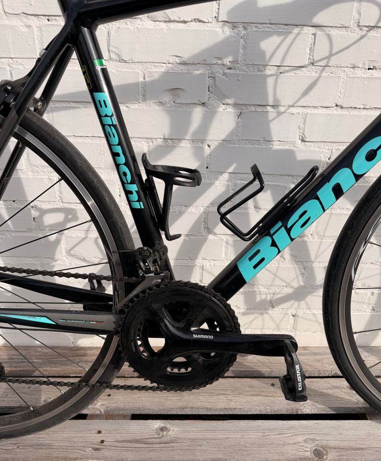 Used Bianchi Via Shimano 105 2018 Road & Gravel, Negro — image 3 of 5