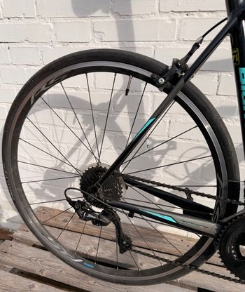 Used Bianchi Via Shimano 105 2018 Road & Gravel, Negro — image 4 of 5