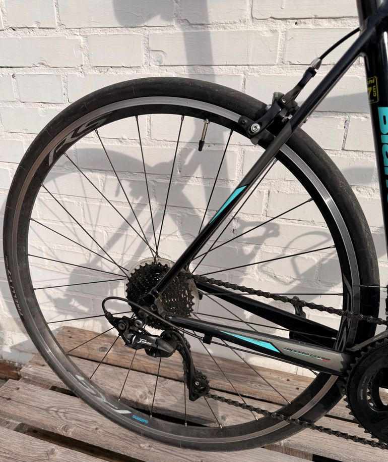Used Bianchi Via Shimano 105 2018 Road & Gravel, Negro — image 4 of 5