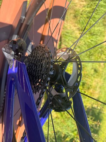 Used Canyon Aeroad CF SLX 8 Di2 2023 2023 Road & Gravel — image 9 of 10