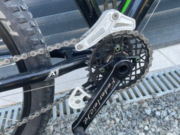 Specialized Hotrock Shimano Deore XT 2017 Youth d'occasion — image 11 sur 17