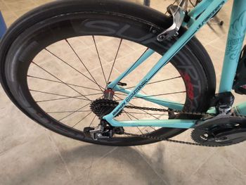 Used Bianchi Specialissima Sram eTap 2017 2017 Road & Gravel — image 6 of 9