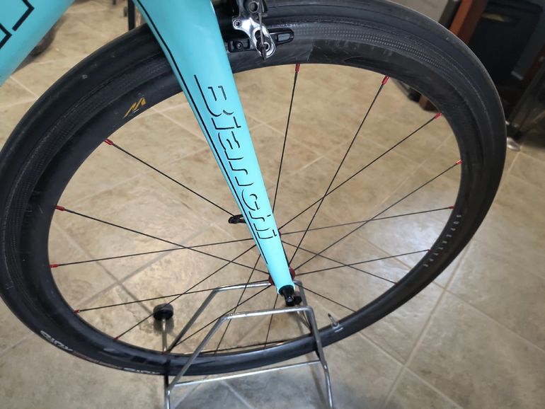 Used Bianchi Specialissima Sram eTap 2017 2017 Road & Gravel — image 7 of 9