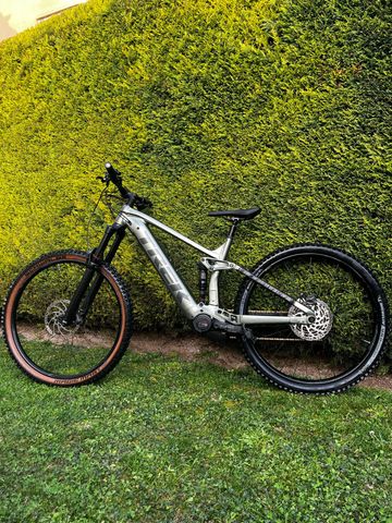 Trek Rail 7 Gen 3 2024 2024 Mountainbike usato, Grigio chiaro — immagine 2 di 12