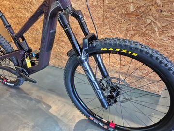 Used Santa Cruz Nomad 70 2026 2026 Mountainbike, Purple, 29, 27.5 — image 7 of 8