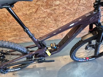 Used Santa Cruz Nomad 70 2026 2026 Mountainbike, Purple, 29, 27.5 — image 5 of 8
