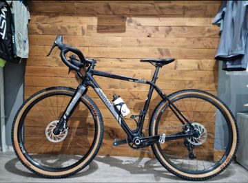 Bombtrack Hook SRAM Rival 2023 Road & Gravel de segunda mano, Negro — imagen 2 de 10