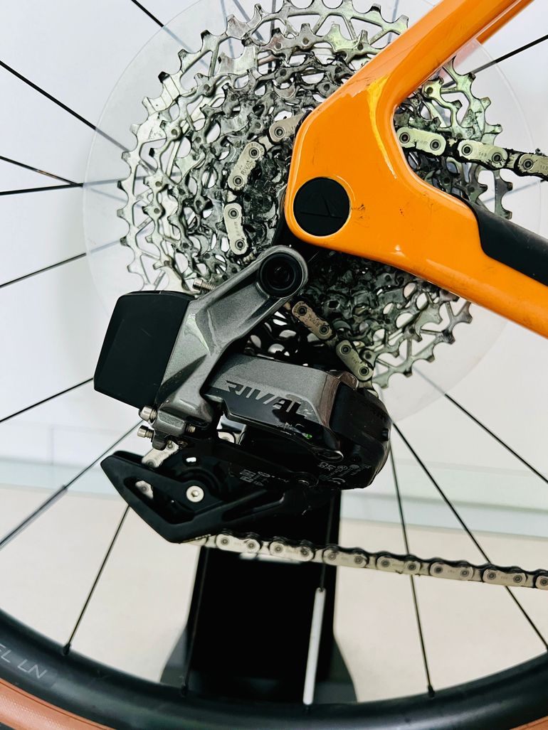 Used Canyon Grizl CF SL 7 eTap 2023 2023 Road & Gravel, Orange — image 5 of 14