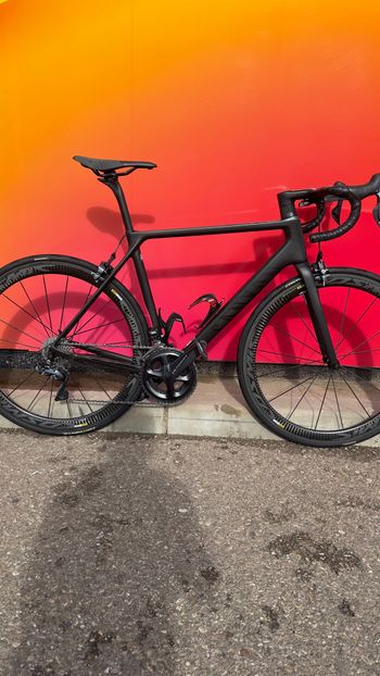 Used Canyon Ultimate CF SLX 8.0 Di2 2019 2019 Road & Gravel, Black — image 1 of 8