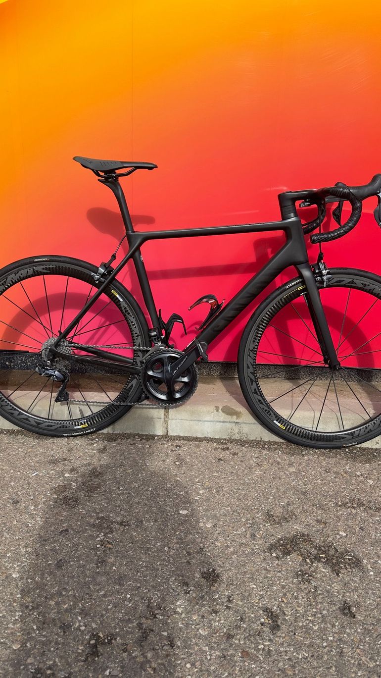 Used Canyon Ultimate CF SLX 8.0 Di2 2019 2019 Road & Gravel, Black — image 1 of 8