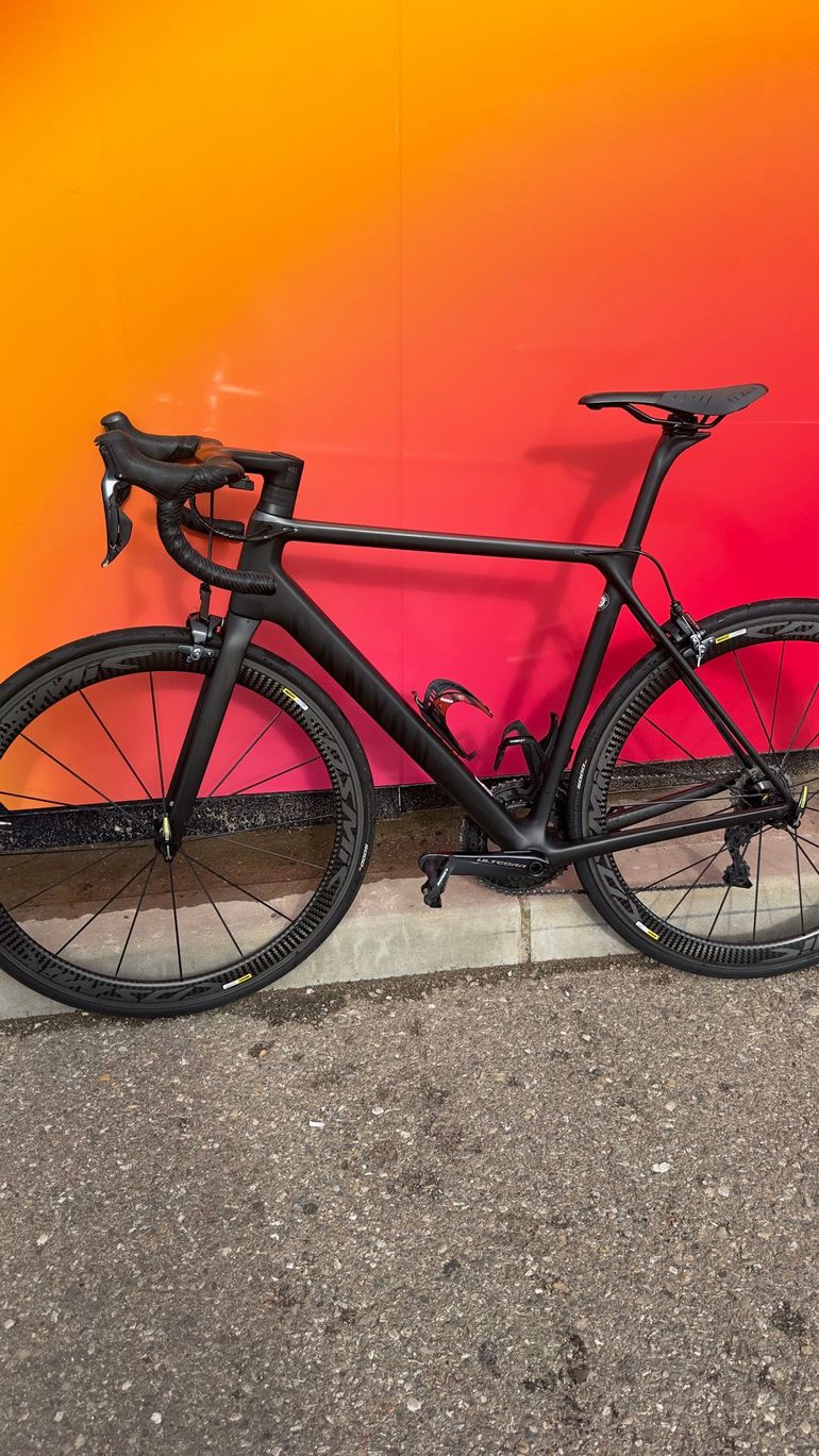 Used Canyon Ultimate CF SLX 8.0 Di2 2019 2019 Road & Gravel, Black — image 3 of 8